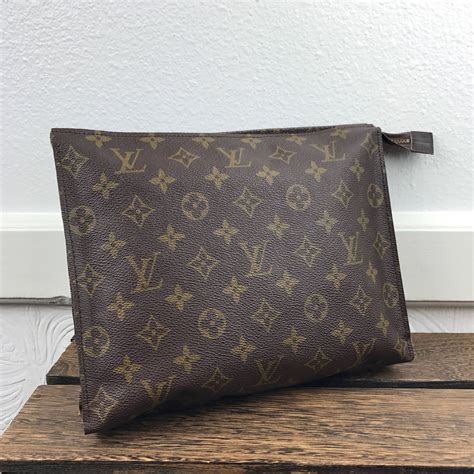 buy louis vuitton toiletry pouch 26